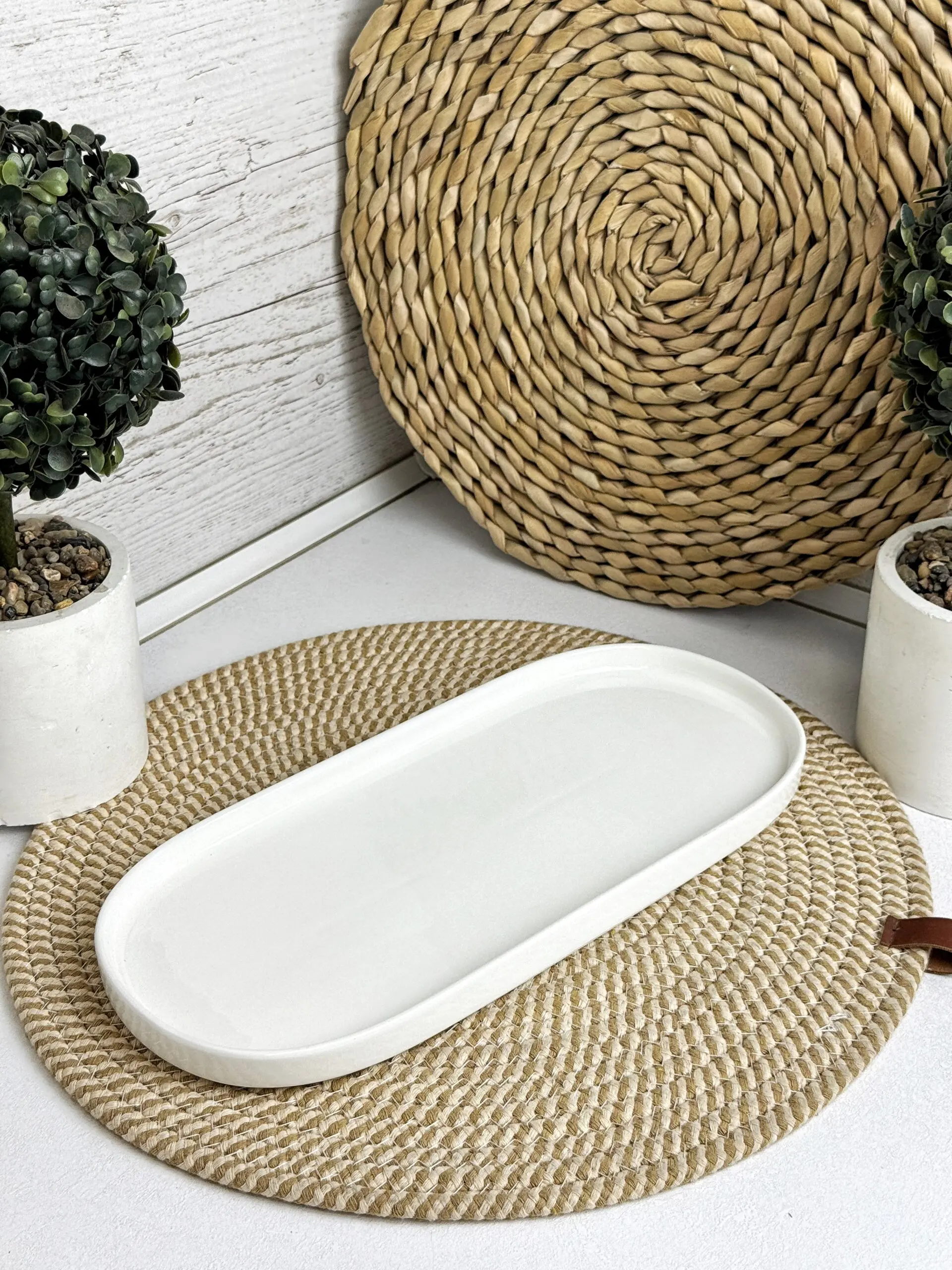 Овальное блюдо Intrendo Pure Form 33,5×14,8×2,1 см IN0033PUR