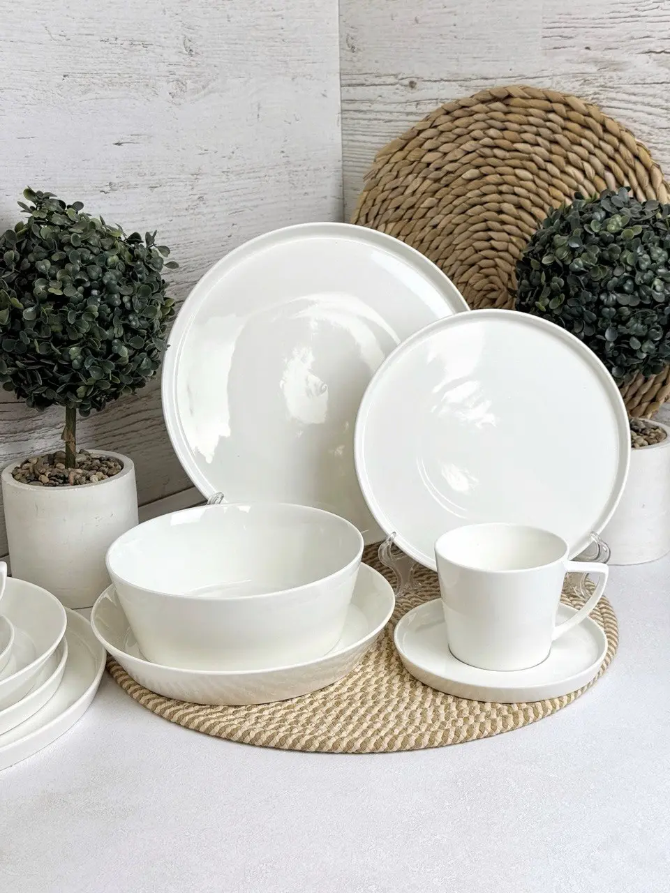 Intrendo Pure Form 28-piece dinner service IN0028PUR